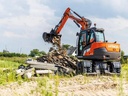 HITACHI_ZX95W-7_WHEELED_EXCAVATOR1_72dpi-768x512_4-3.jpg